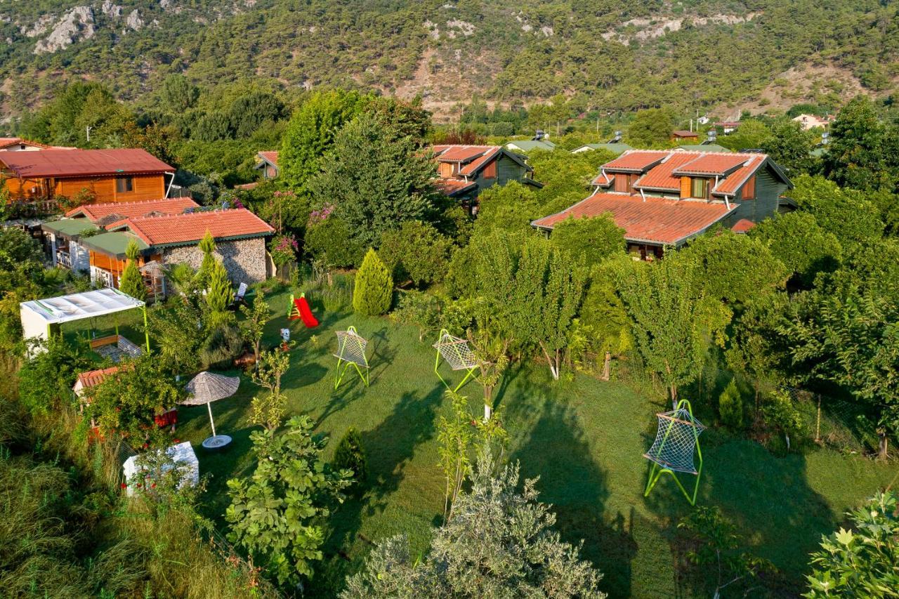 Flora Pansiyon Cirali Apartment Kemer Exterior photo