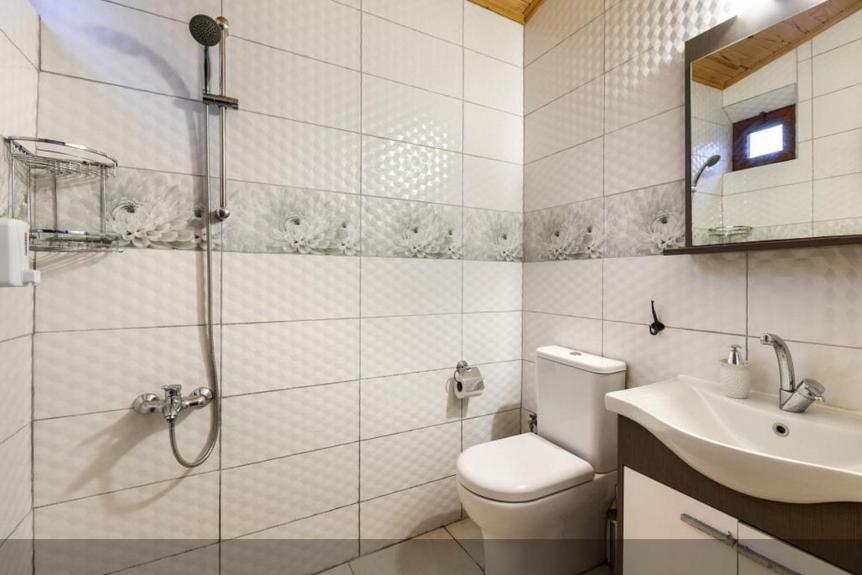 Flora Pansiyon Cirali Apartment Kemer Exterior photo