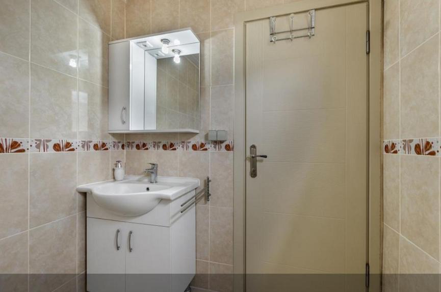 Flora Pansiyon Cirali Apartment Kemer Exterior photo