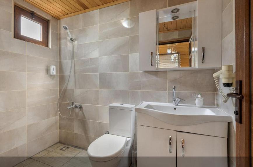 Flora Pansiyon Cirali Apartment Kemer Exterior photo