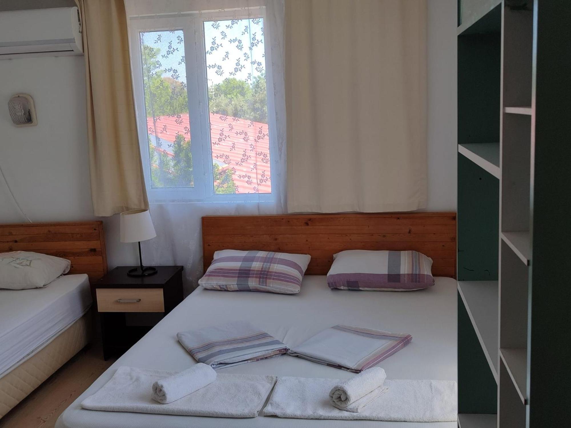 Flora Pansiyon Cirali Apartment Kemer Exterior photo